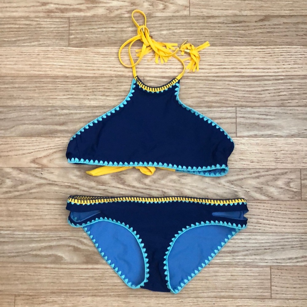 Jessica Simpson stylish bikini